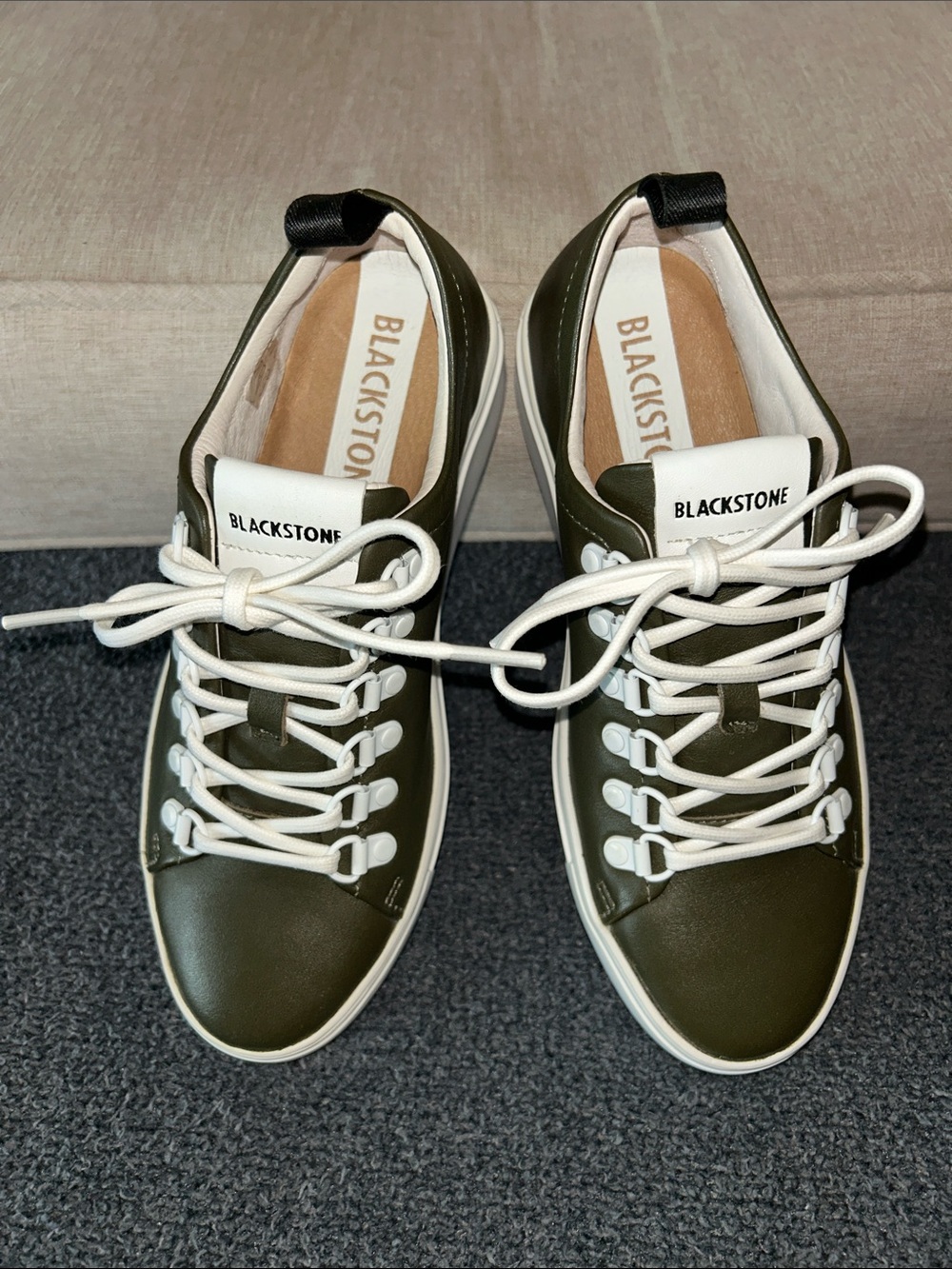 Blackstone Olive & White Low-Top Lace-Up Sneakers